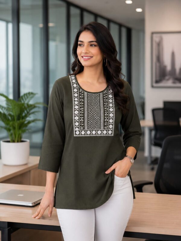 HALF SIZE SHORT TOP